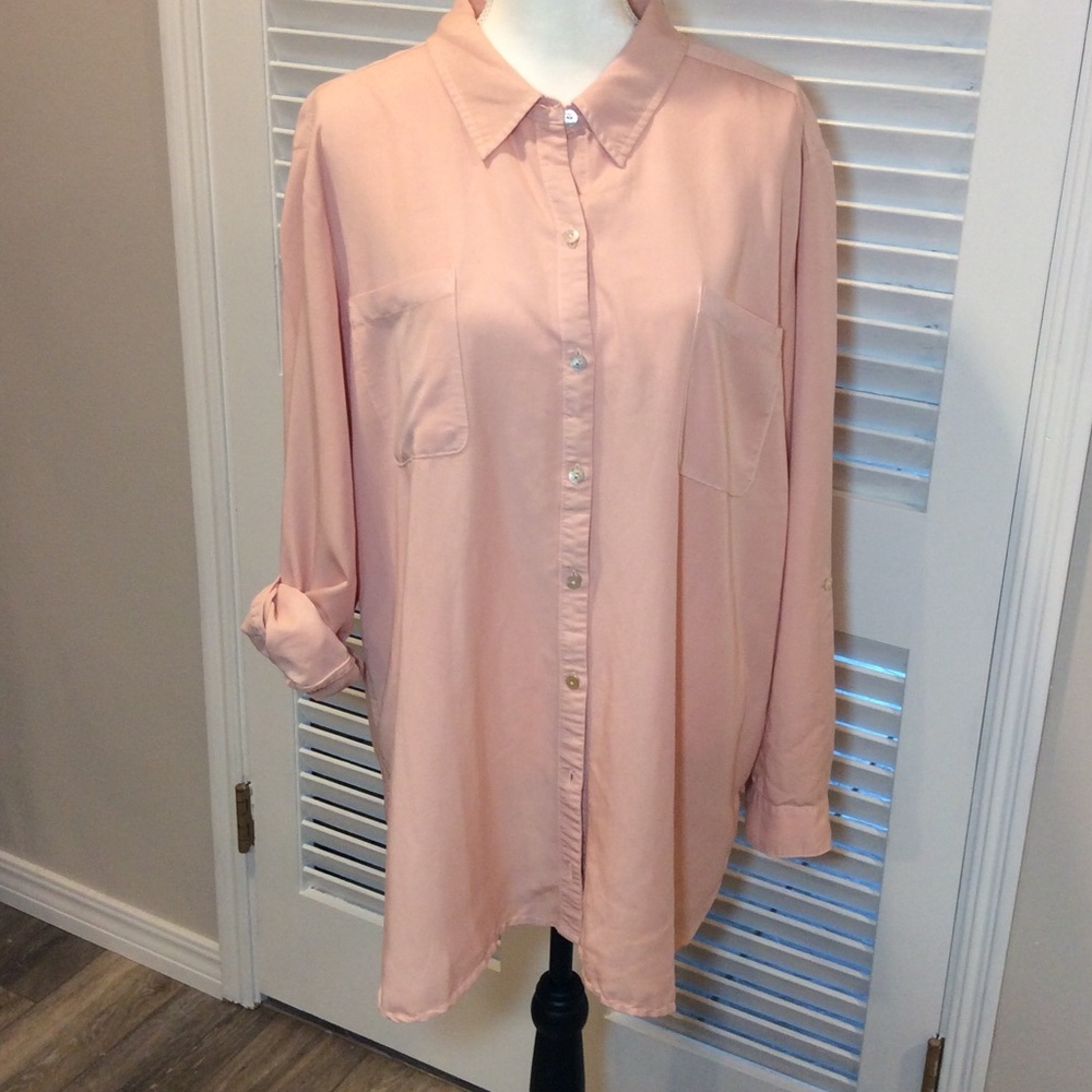 Chico’s Soft Peachy Pink Button Up Sz 4